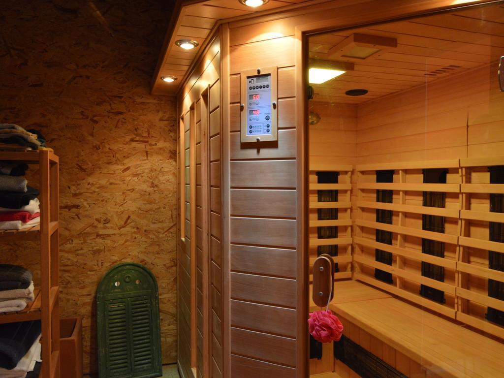 Cozy Holiday Home In Odeigne With Sauna Esterno foto
